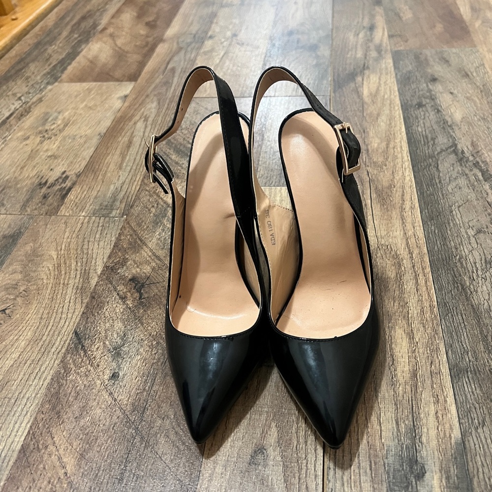 Elegant Black Slingback Heels - Picture 3 of 4